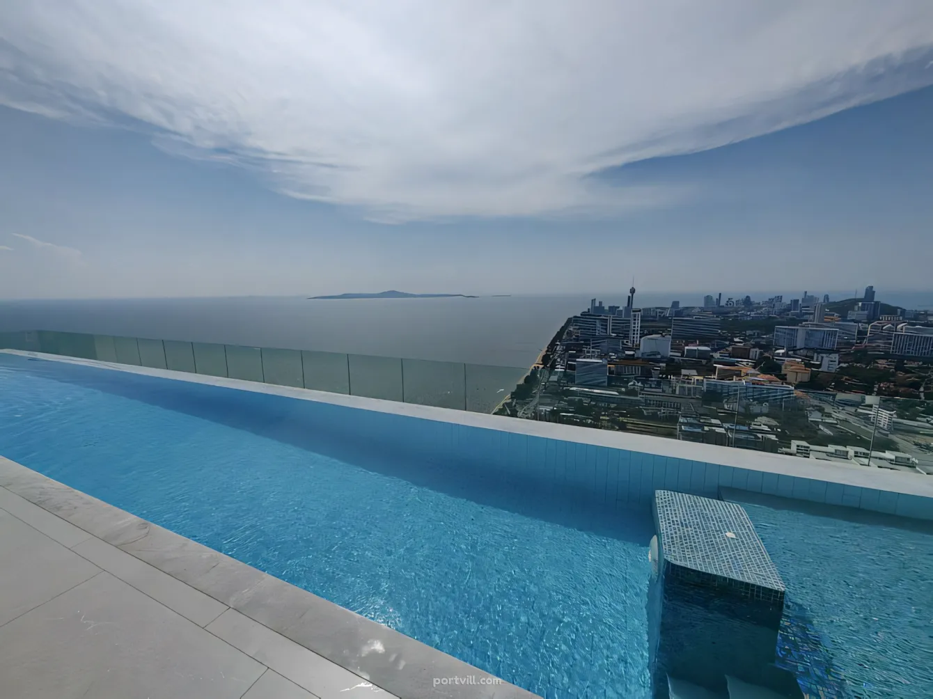 Апартамент 2-стаен 1+1 на море в Джомтиен (Jomtien) Тайланд площ 34 м²  в Copacabana Coral Reef Jomtien Джомтиен (Jomtien) - снимка 4