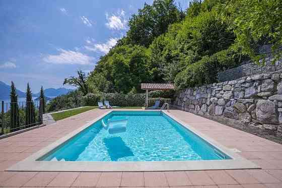 House for sale by the lake in Como Italy area 158m² 2 floors Como